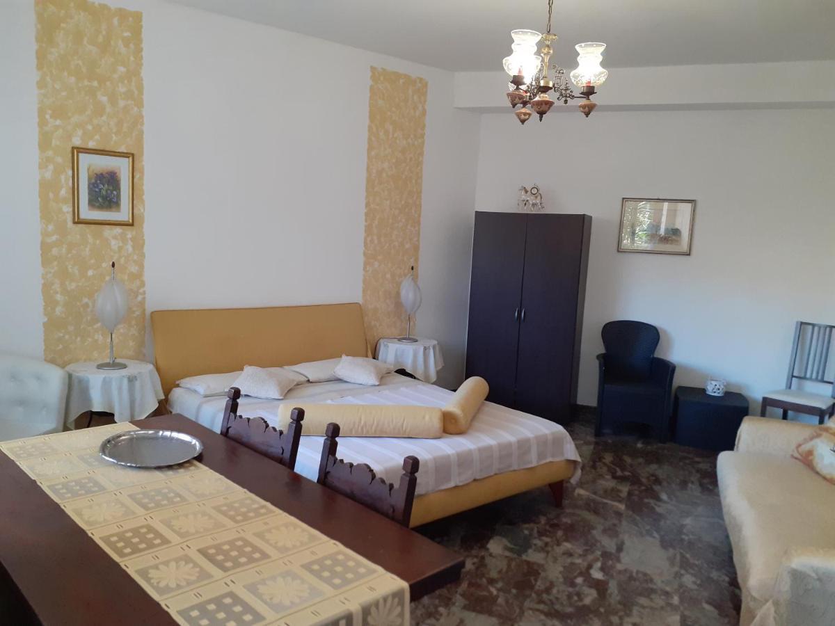 Saglia Apartments Мальчезине Экстерьер фото